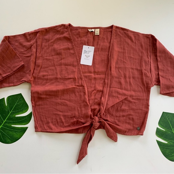 🌺ROXY Tie Front Crop Top🌺 - Picture 4 of 5